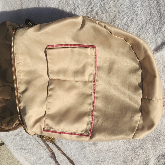 Coach canvas handbag tan and gold - Picture 6 of 9